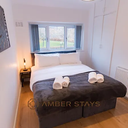 Spacious 4 Bed House In Centre, Ideal For Long Term With Free Parking Birmingham